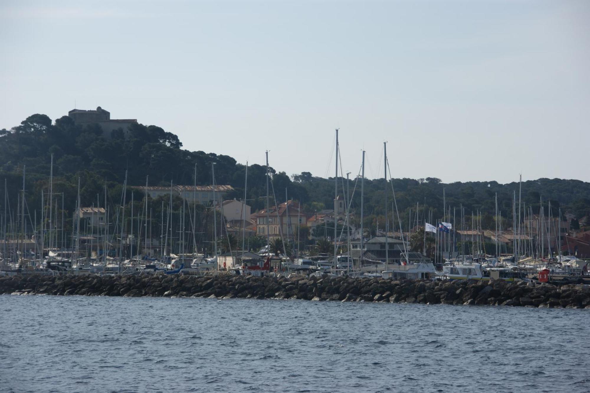 Auberge Des Glycines Porquerolles Buitenkant foto